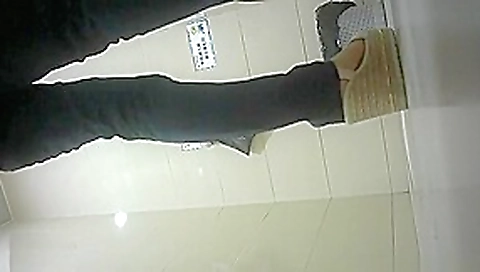 CHINA GIRL GO TOILET 13