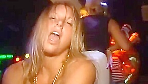 Hot blonde amateur leaves club fingers to orgasm in alley Hot blonde amateur leaves club fingers to orgasm in alley