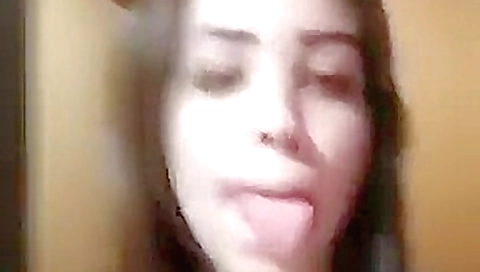 Safadinha ao vivo no Facebook transando na rua com o namorado Safadinha ao vivo no Facebook transando na rua com o namorado