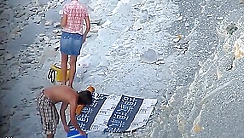 Beautiful Amateur Blowjob on a beach Beautiful Amateur Blowjob on a beach