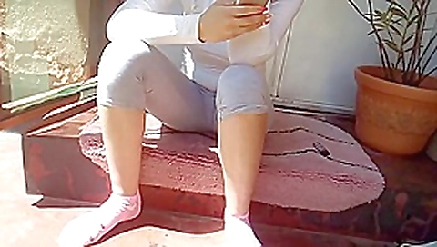 Gipsy college girl home nurse smokebreak Gipsy college girl home nurse smokebreak