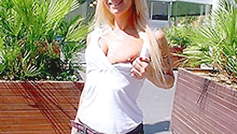 Tamara Dix in Public Milf Casting - Leche69 Tamara Dix in Public Milf Casting - Leche69