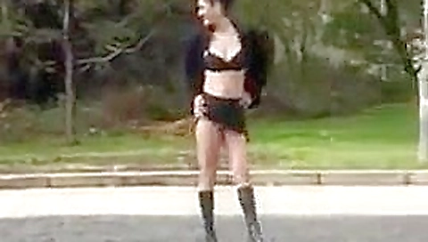 Pisseuses in public - 1 of 4 Pisseuses in public - 1 of 4