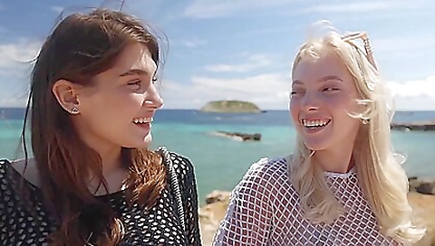 Emma White Ellie Luna Fun In The Sun Emma White Ellie Luna Fun In The Sun