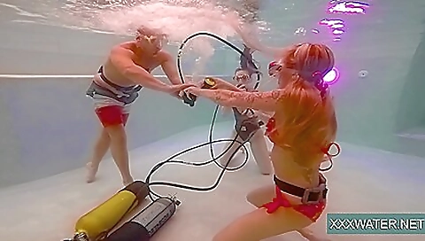 Minnie Manga In Hot Chicks With A Guy In The Pool Minnie Manga In Hot Chicks With A Guy In The Pool