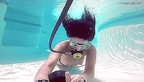 Brita Piskova Masturbates Underwater In Swimming Pool Brita Piskova Masturbates Underwater In Swimming Pool