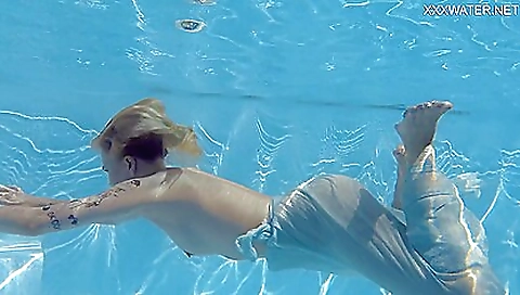 Yet Again Shows How Sexy She Can Swim With Mimi Cica Yet Again Shows How Sexy She Can Swim With Mimi Cica