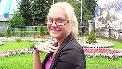 Public blow job & outdoor slit fingering Public blow job & outdoor slit fingering