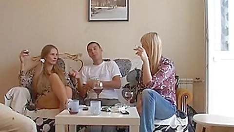 Ester in couples doing sex in a lustful orgy video